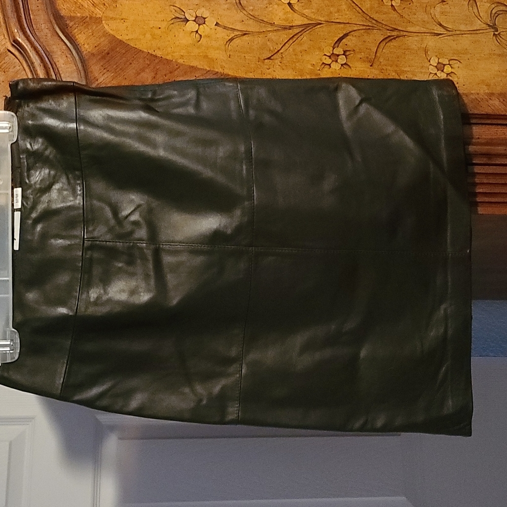 Black Leather skirt Jaclyn Smith size M